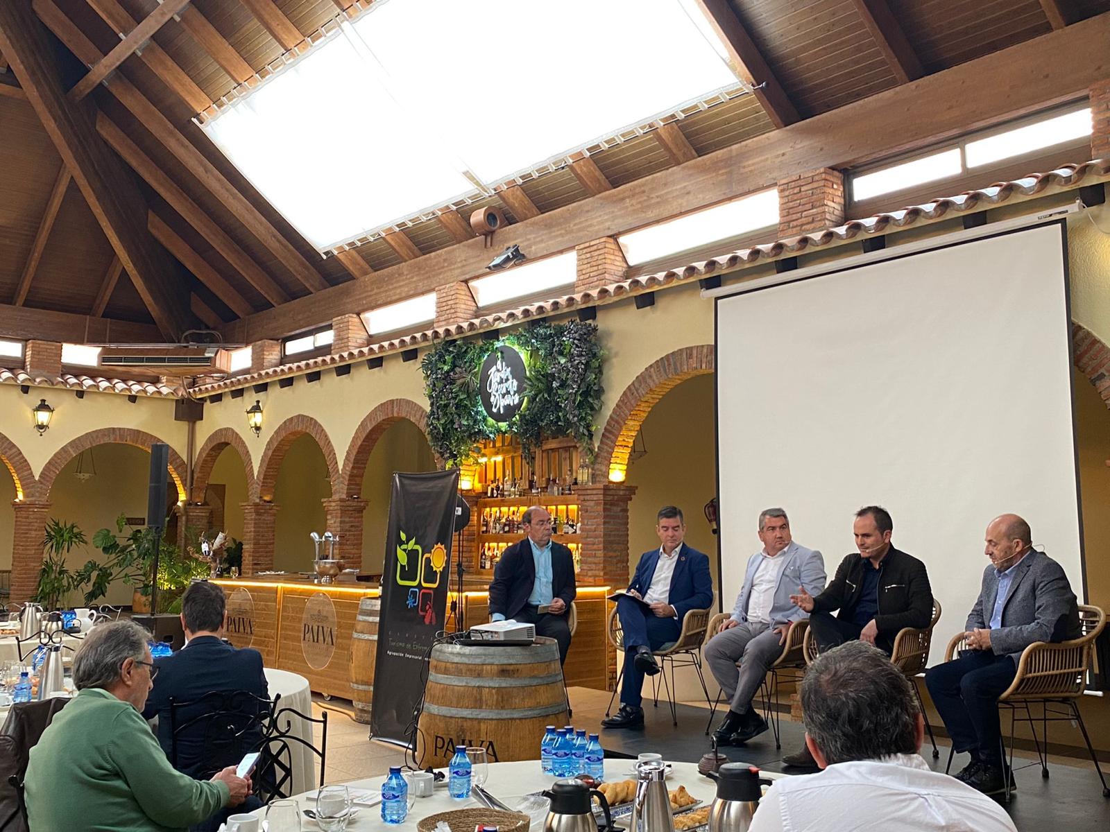 Mesa debate Desayunos de Innovación Turística de Almendralejo